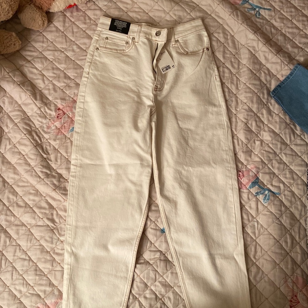 Loose mom jeans